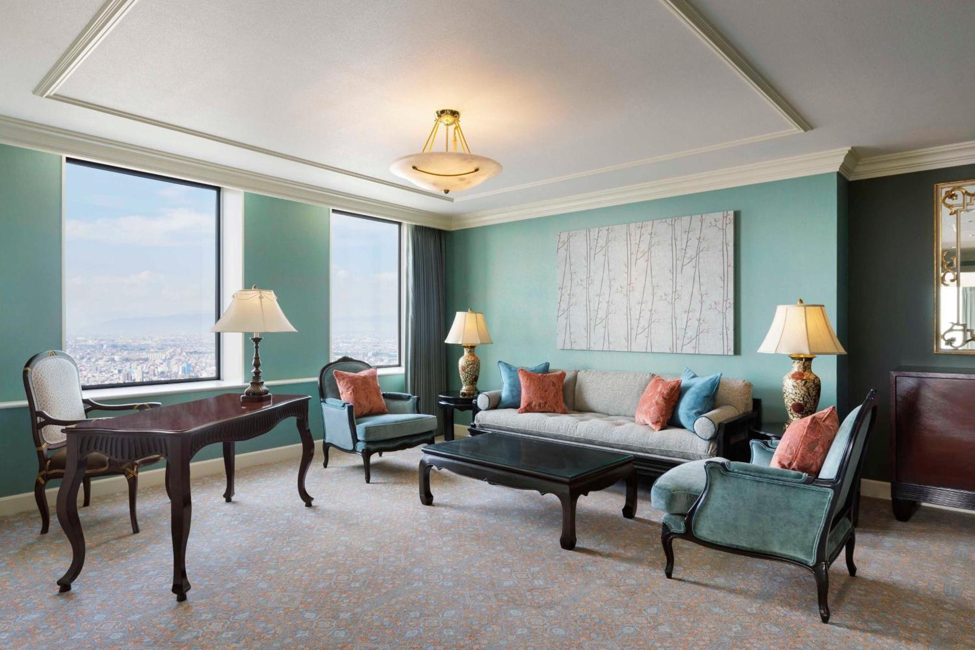 Nagoya Marriott Associa Hotel מראה חיצוני תמונה A living room in a suite at the Ritz-Carlton, Osaka