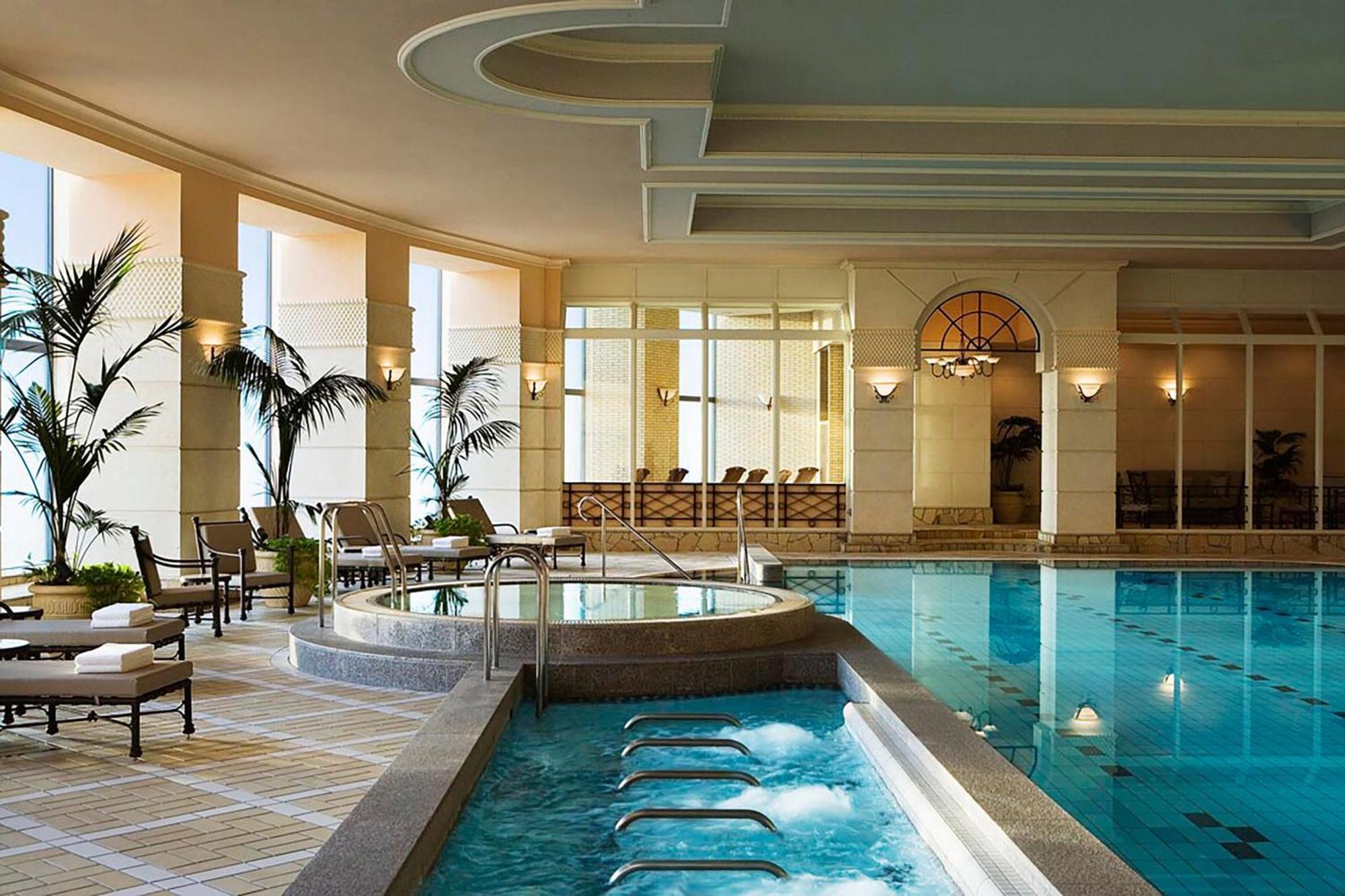 Nagoya Marriott Associa Hotel מראה חיצוני תמונה The swimming pool at the Four Seasons Hotel